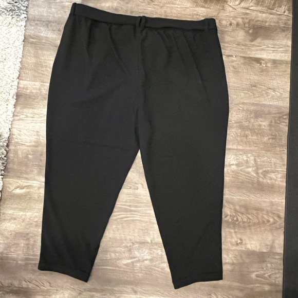 New TORRID 4X 4 black tapered leg pants Plus 26 - Picture 3 of 5